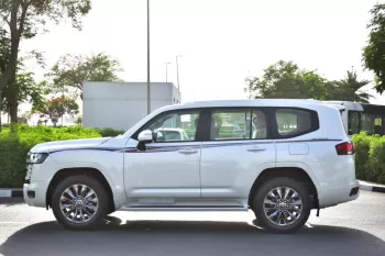 TOYOTA LAND CRUISER 300 GXR-V 2025 MODEL YEAR V6 4.0L PETROL WHITE COLOR