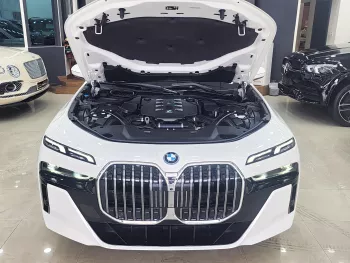 BMW 760I X-DRIVE 2023 MODEL YEAR WHITE COLOR WITH WARRANTY