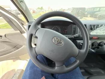 Toyota Hiace 2025 Model Year Standard Roof 15-Seater Petrol RWD (Old Shape)