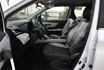 TOYOTA VELOZ GLX 2025 MODEL YEAR 1.5L 7-SEATER WHITE COLOR