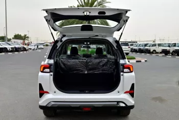 TOYOTA VELOZ GLX 2025 MODEL YEAR 1.5L 7-SEATER WHITE COLOR