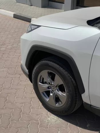 Toyota RAV4 EX 2025 Model Year 2.5L 4-Cyl Petrol A/T 4x2 FWD White Color