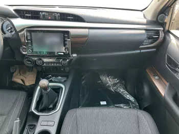 2025 Toyota Hilux SR5 Double Cab (Full-Option with Push-Start & Rear Differential-Lock) 2.7L 4-Cyl Petrol M/T 4x4