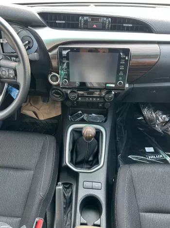 2025 Toyota Hilux SR5 Double Cab (Full-Option with Push-Start & Rear Differential-Lock) 2.7L 4-Cyl Petrol M/T 4x4