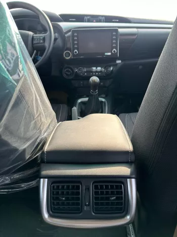 2025 Toyota Hilux SR5 Double Cab (Full-Option with Push-Start & Rear Differential-Lock) 2.7L 4-Cyl Petrol M/T 4x4