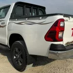 2025 Toyota Hilux SR5 Double Cab (Full-Option with Push-Start & Rear Differential-Lock) 2.7L 4-Cyl Petrol M/T 4x4 - Thumbnail 8