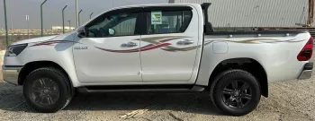 2025 Toyota Hilux SR5 Double Cab (Full-Option with Push-Start & Rear Differential-Lock) 2.7L 4-Cyl Petrol M/T 4x4