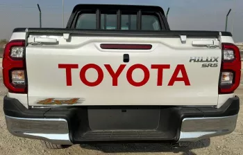 2025 Toyota Hilux SR5 Double Cab (Full-Option with Push-Start & Rear Differential-Lock) 2.7L 4-Cyl Petrol M/T 4x4