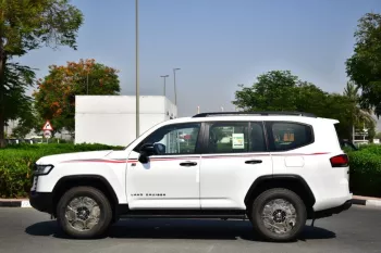 TOYOTA LAND CRUISER 300 GR SPORT 2025 MODEL YEAR 3.3L DIESEL WHITE COLOR