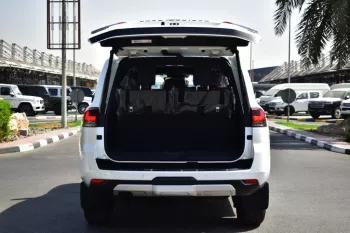 TOYOTA LAND CRUISER 300 GR SPORT 2025 MODEL YEAR 3.3L DIESEL WHITE COLOR