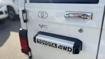 TOYOTA LAND CRUISER LC78 HARDTOP 4.0L 2026 MODEL YEAR WIHTE COLOR