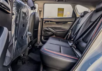 Kia Seltos 2025 Model Year 1.5L Chinese Specs White Color Exterior