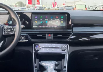 Kia Seltos 2025 Model Year 1.5L Chinese Specs White Color Exterior