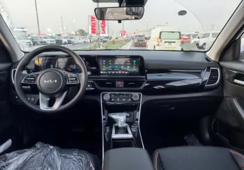Kia Seltos 2025 Model Year 1.5L Chinese Specs White Color Exterior