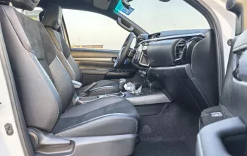 TOYOTA HILUX GR SPORT 2025 MODEL YEAR 4.0L V6 FULL OPTION WHITE COLOR