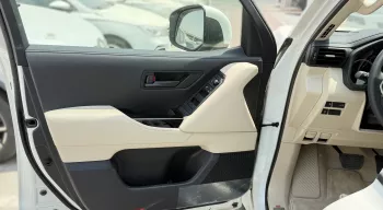 Toyota Land Cruiser GXR 4.0L Petrol 2024 Model Year White Color Exterior