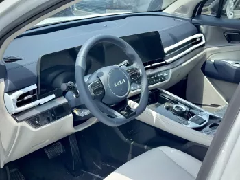 Kia Sportage 2.0L HEV FWD 2025 Model Year White Color Exterior