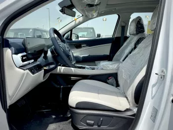 Kia Sportage 2.0L HEV FWD 2025 Model Year White Color Exterior