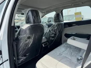 Kia Sportage 2.0L HEV FWD 2025 Model Year White Color Exterior