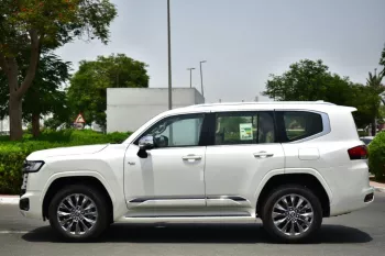 TOYOTA LAND CRUISER 300 HYBRID VX 2025 MODEL YEAR WHITE COLOR