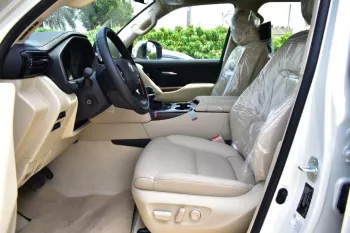 TOYOTA LAND CRUISER 300 HYBRID VX 2025 MODEL YEAR WHITE COLOR