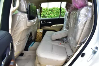 TOYOTA LAND CRUISER 300 HYBRID VX 2025 MODEL YEAR WHITE COLOR