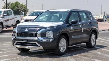Mitsubishi Outlander Mid-Line 2.5L Petrol 2025 Model Year Gray Color