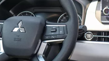Mitsubishi Outlander Mid-Line 2.5L Petrol 2025 Model Year Gray Color