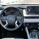 Mitsubishi Outlander Mid-Line 2.5L Petrol 2025 Model Year Gray Color - Thumbnail 11