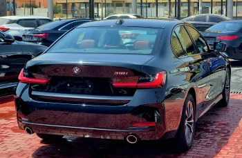 BMW 318i 2.0L 2025 Model Year Black Color Exterior