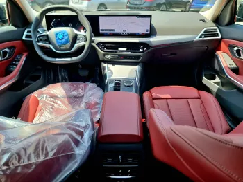 BMW 318i 2.0L 2025 Model Year Black Color Exterior