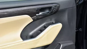 Toyota Highlander Limited 2.5L Petrol 2025 Model Year Black Color 