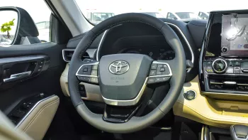 Toyota Highlander Limited 2.5L Petrol 2025 Model Year Black Color 