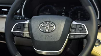 Toyota Highlander Limited 2.5L Petrol 2025 Model Year Black Color 