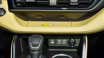 Toyota Highlander Limited 2.5L Petrol 2025 Model Year Black Color 