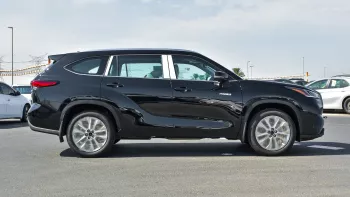 Toyota Highlander Limited 2.5L Petrol 2025 Model Year Black Color 