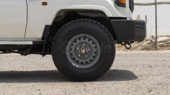 TOYOTA LAND CRUISER 76 2025 MODEL YEAR WHITE COLOR 