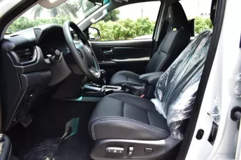 TOYOTA FORTUNER GR 2025 MODEL YEAR 2.7L PETROL 4WD WHITE COLOR