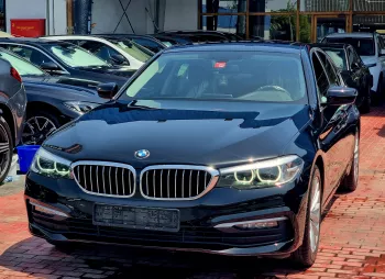BMW 520i 2.0-liter TwinPower Turbo inline-4 2020 Model Year Black Color Exterior 