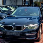 BMW 520i 2.0-liter TwinPower Turbo inline-4 2020 Model Year Black Color Exterior  - Thumbnail 2
