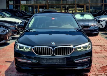 BMW 520i 2.0-liter TwinPower Turbo inline-4 2020 Model Year Black Color Exterior 