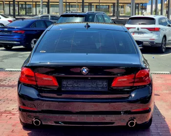 BMW 520i 2.0-liter TwinPower Turbo inline-4 2020 Model Year Black Color Exterior 
