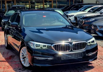 BMW 520i 2.0-liter TwinPower Turbo inline-4 2020 Model Year Black Color Exterior 