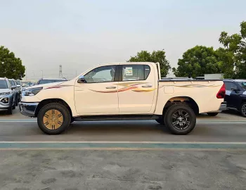 Toyota Hilux SR.5 Widebody 2.7L Petrol V4 2025 Model Year White Color