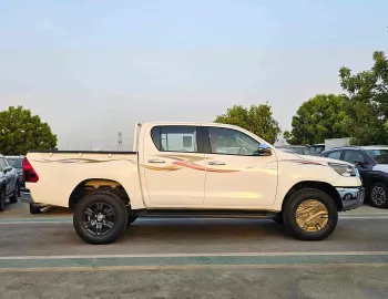 Toyota Hilux SR.5 Widebody 2.7L Petrol V4 2025 Model Year White Color