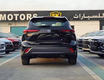 Toyota Highlander Limited 2.5L Hybrid 2025 Model Year Black Color