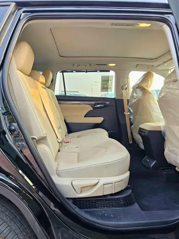 Toyota Highlander Limited 2.5L Hybrid 2025 Model Year Black Color