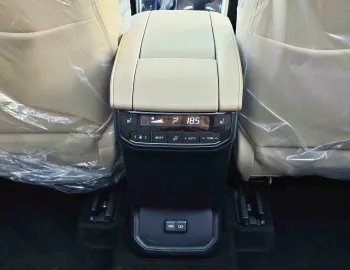 Toyota Highlander Limited 2.5L Hybrid 2025 Model Year Black Color