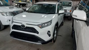Toyota RAV4 2.5L Hybrid V4 2020 Model Year White Color Exterior