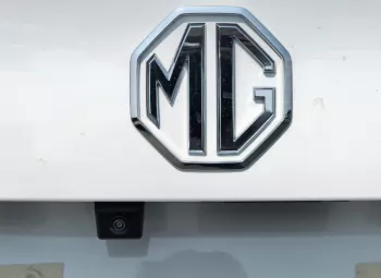 MG 5 2025 MODEL YEAR 1.5L LUXURY FULL OPTION WHITE COLOR EXTERIOR